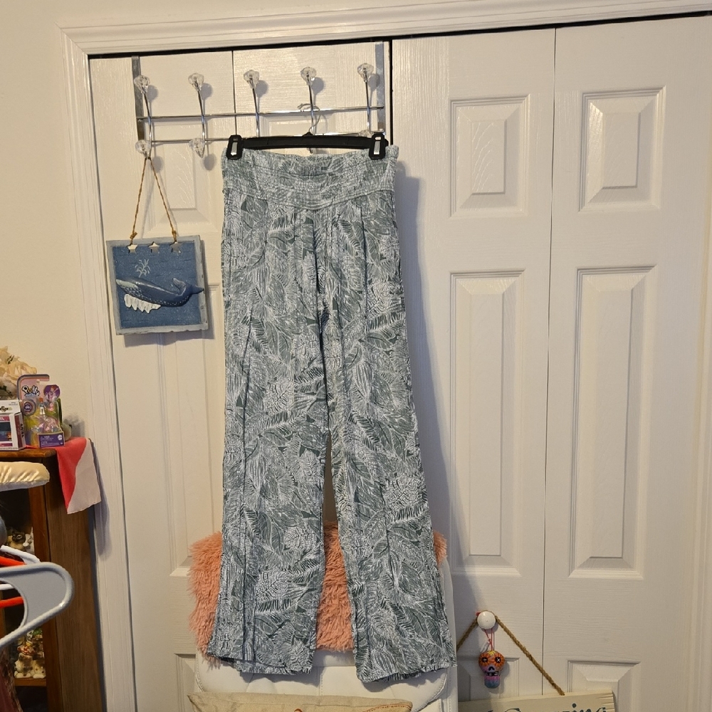 O'Neill Tropical Green and White Pants